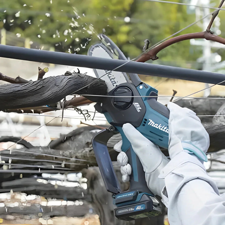 MOTOSIERRA INALAMBRICA MAKITA + HERRAMIENTAS + 2 BATERIAS PROMOCION CIERRE DE LA TIENDA - ENVIO GRÁTIS 24HR MRW
